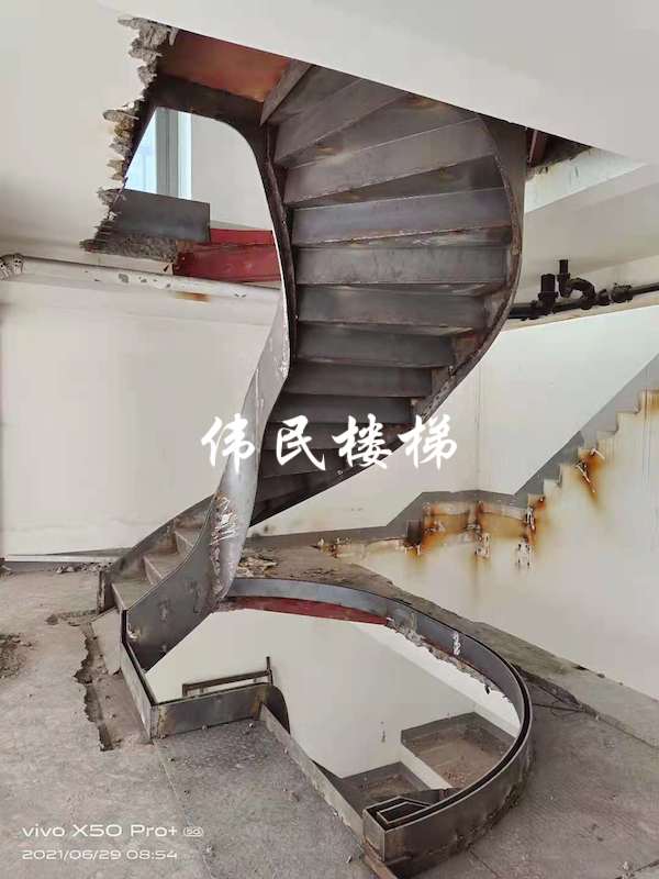 杭州新華園異形玻璃槽旋轉樓梯工程