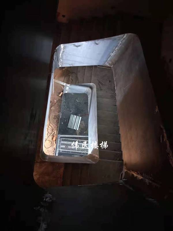 杭州鋼架樓梯不僅用在家庭，辦公場所也很合適