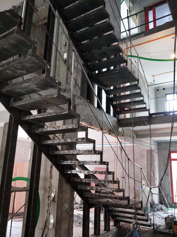 杭州鋼架樓梯重塑空間美學與實用價值
